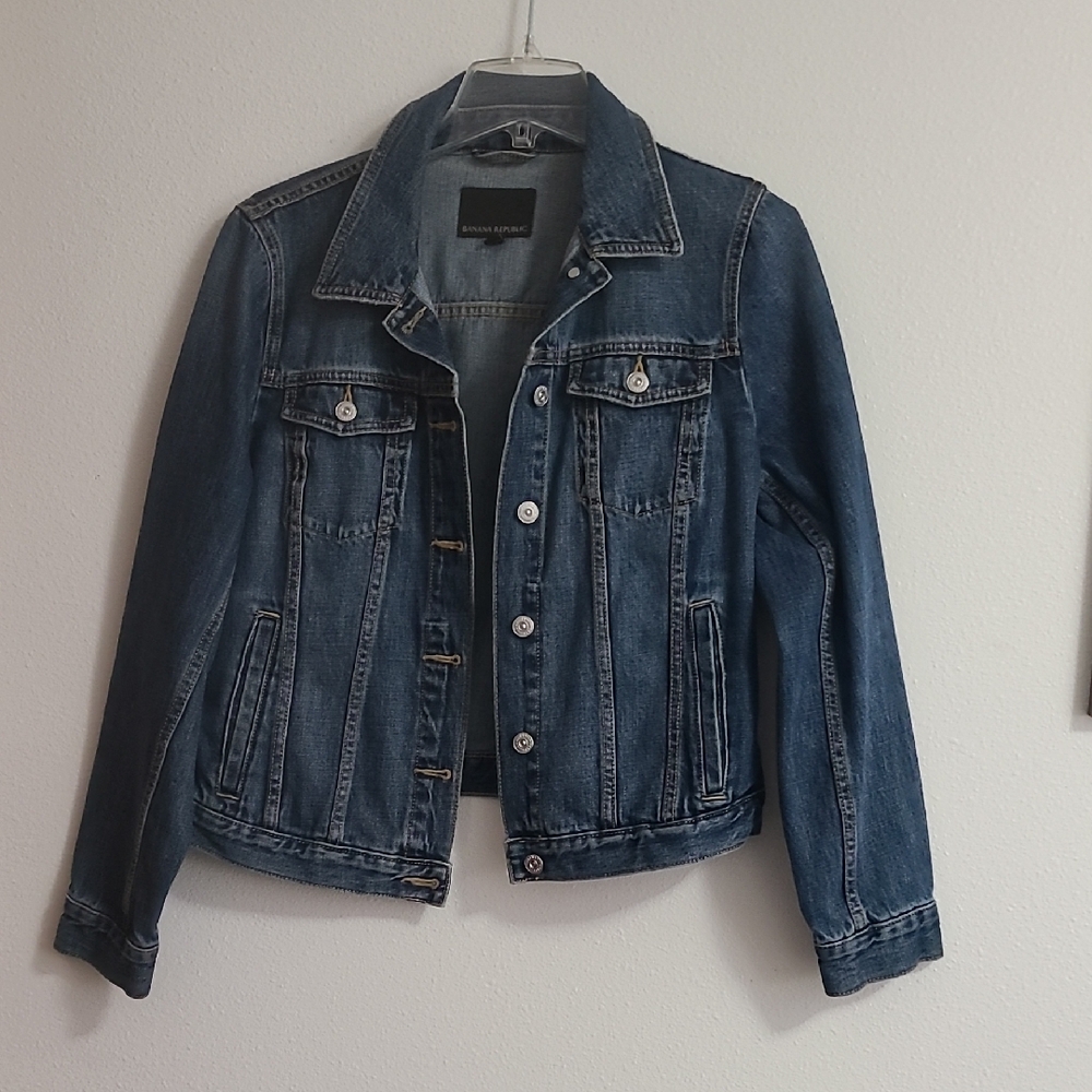 Banana Republic Waist Length Denim Jean Jacket- Classic Blue Size Medium
